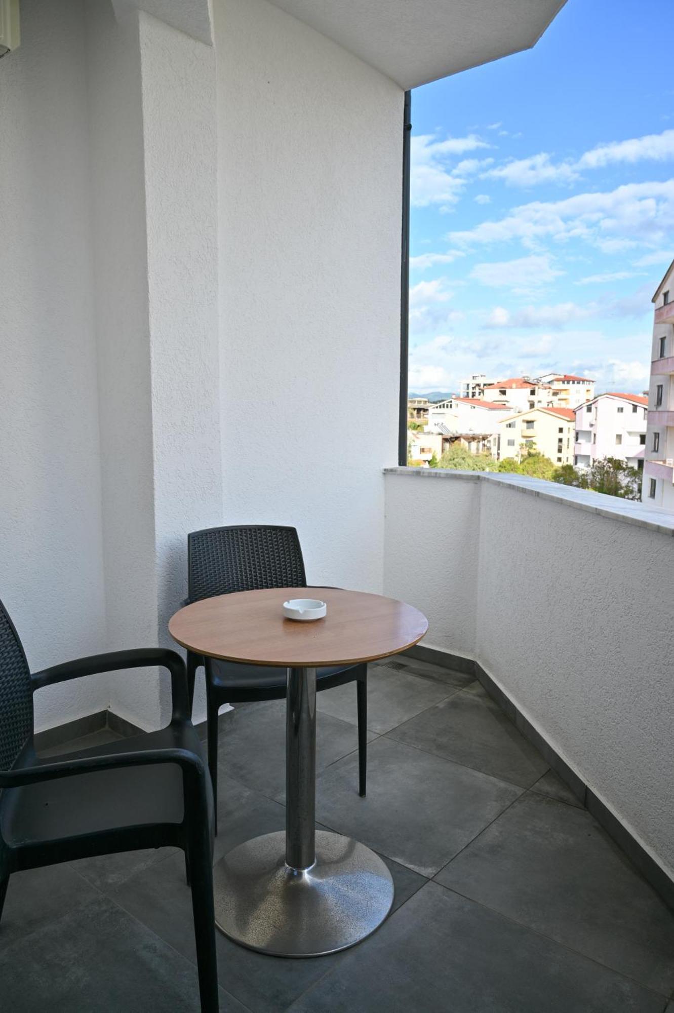 Monduro Hotel Durres Bagian luar foto