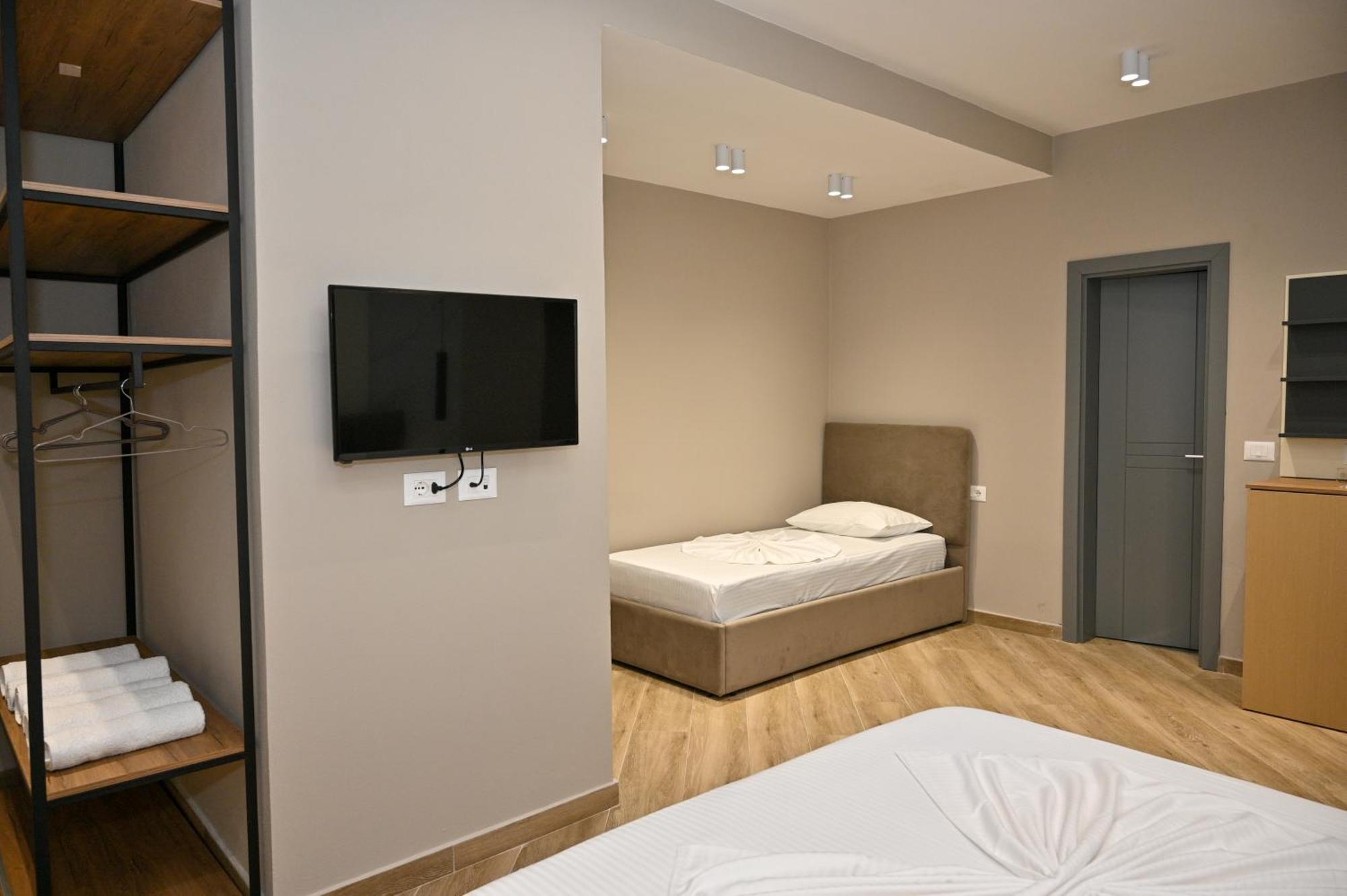 Monduro Hotel Durres Ruang foto