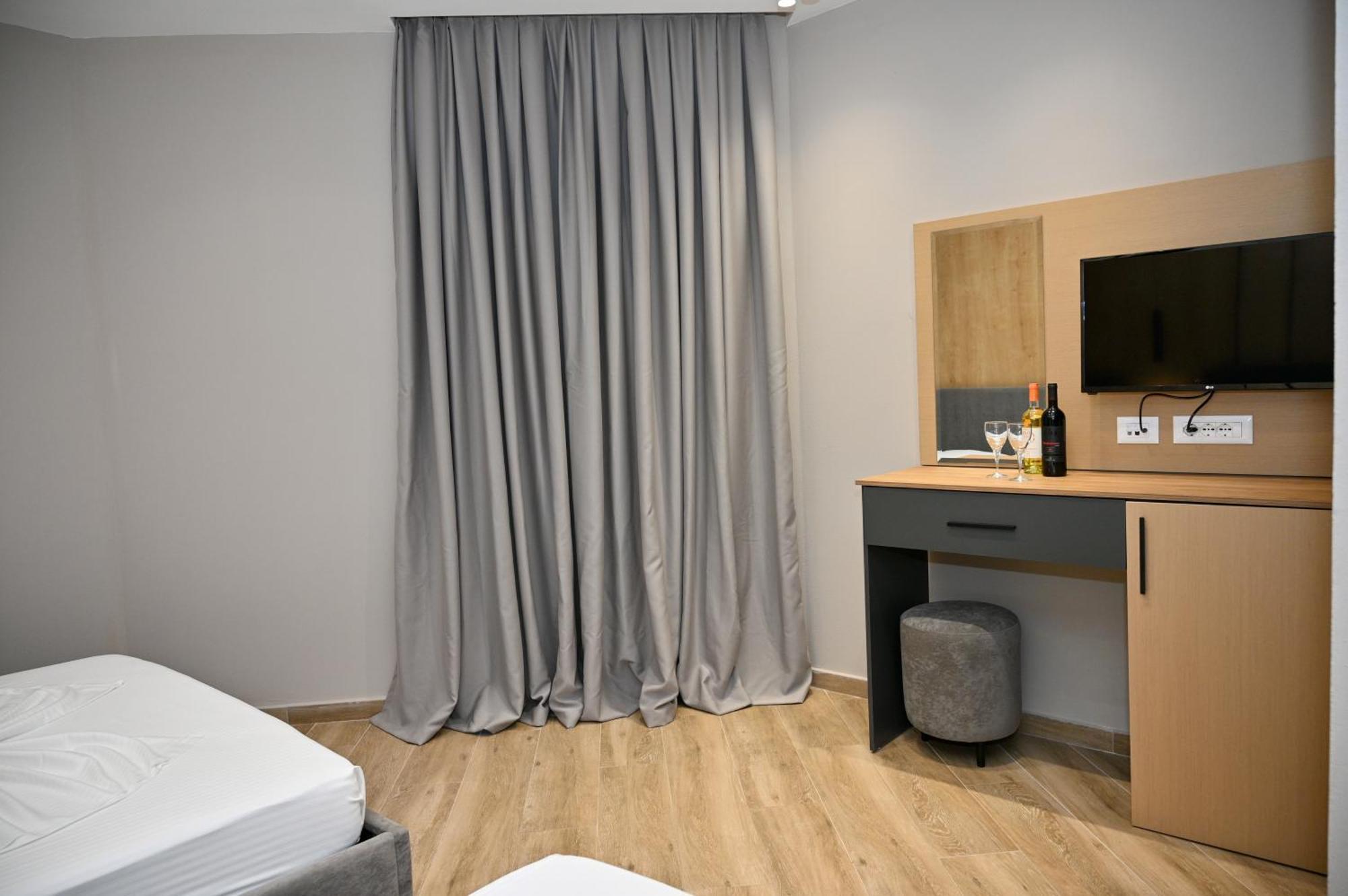 Monduro Hotel Durres Ruang foto