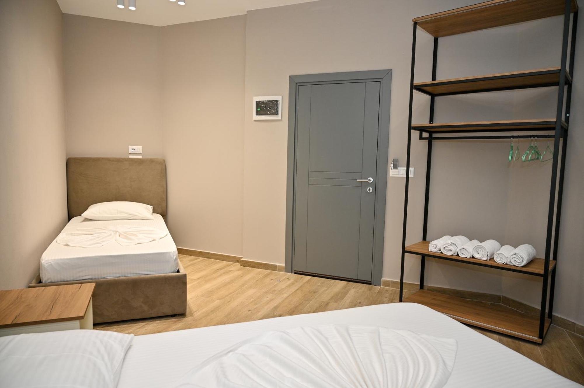 Monduro Hotel Durres Ruang foto