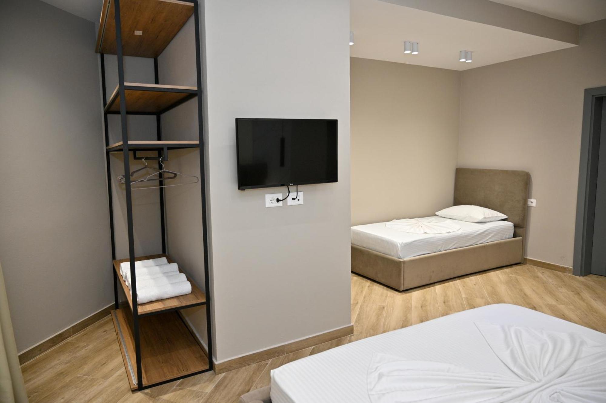 Monduro Hotel Durres Bagian luar foto