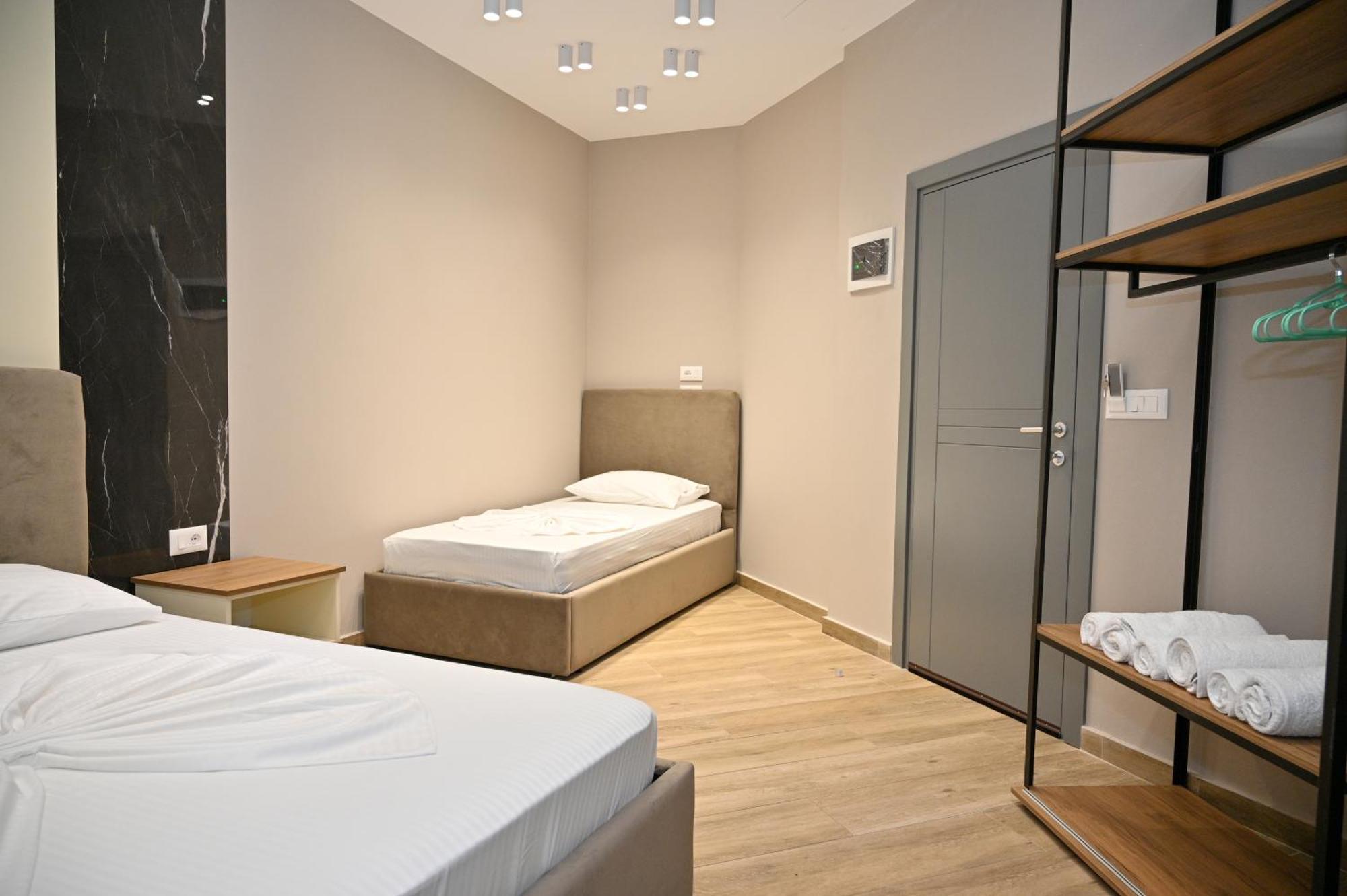 Monduro Hotel Durres Ruang foto