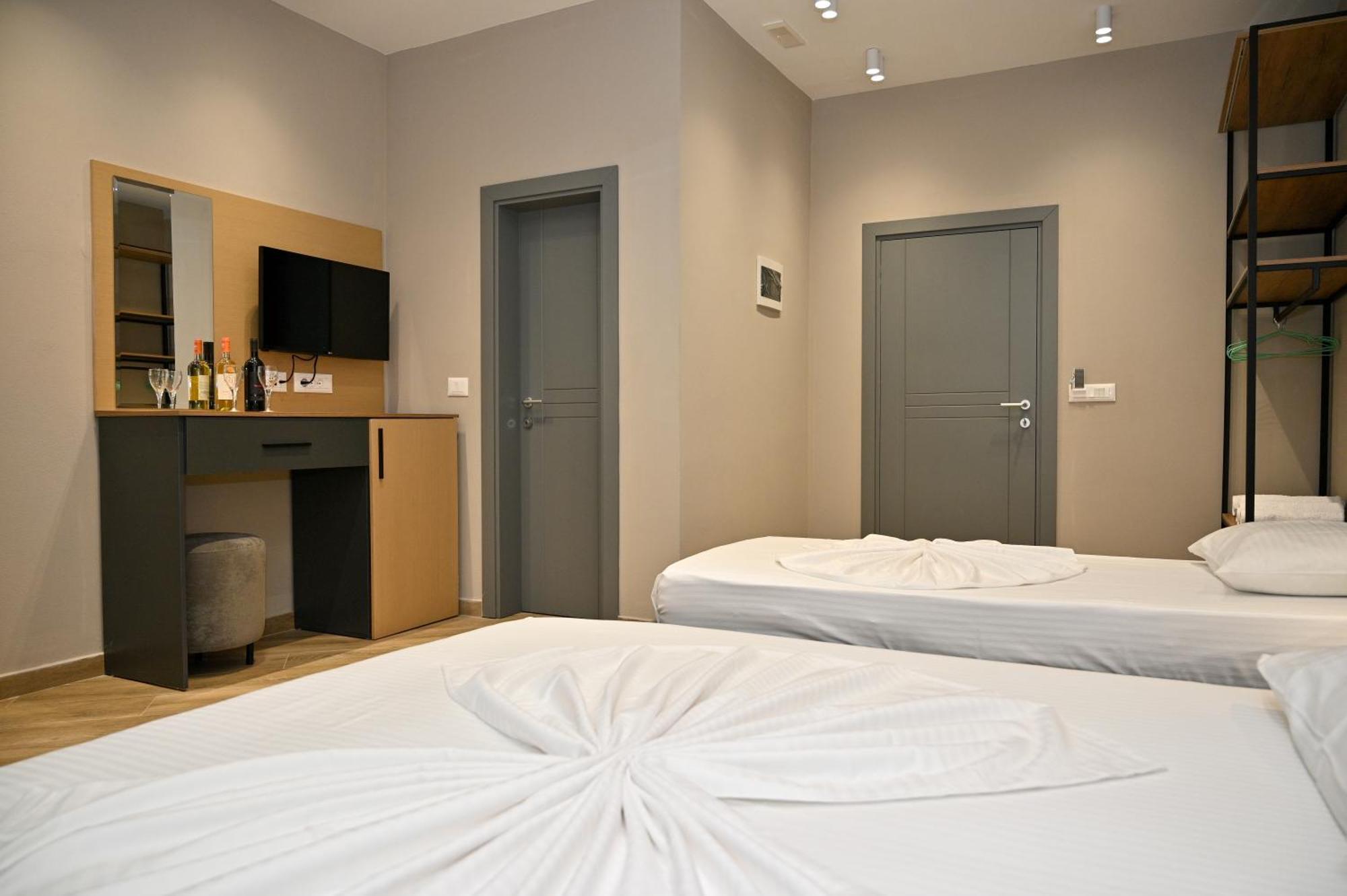Monduro Hotel Durres Ruang foto