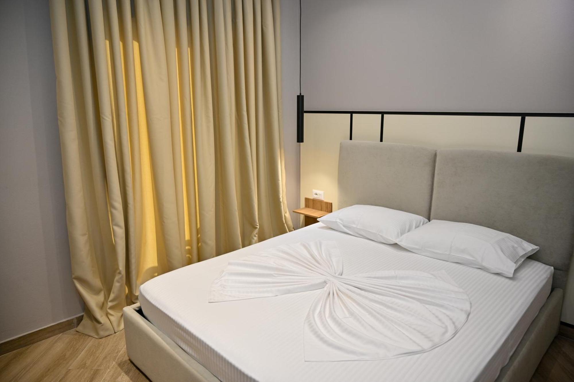 Monduro Hotel Durres Bagian luar foto