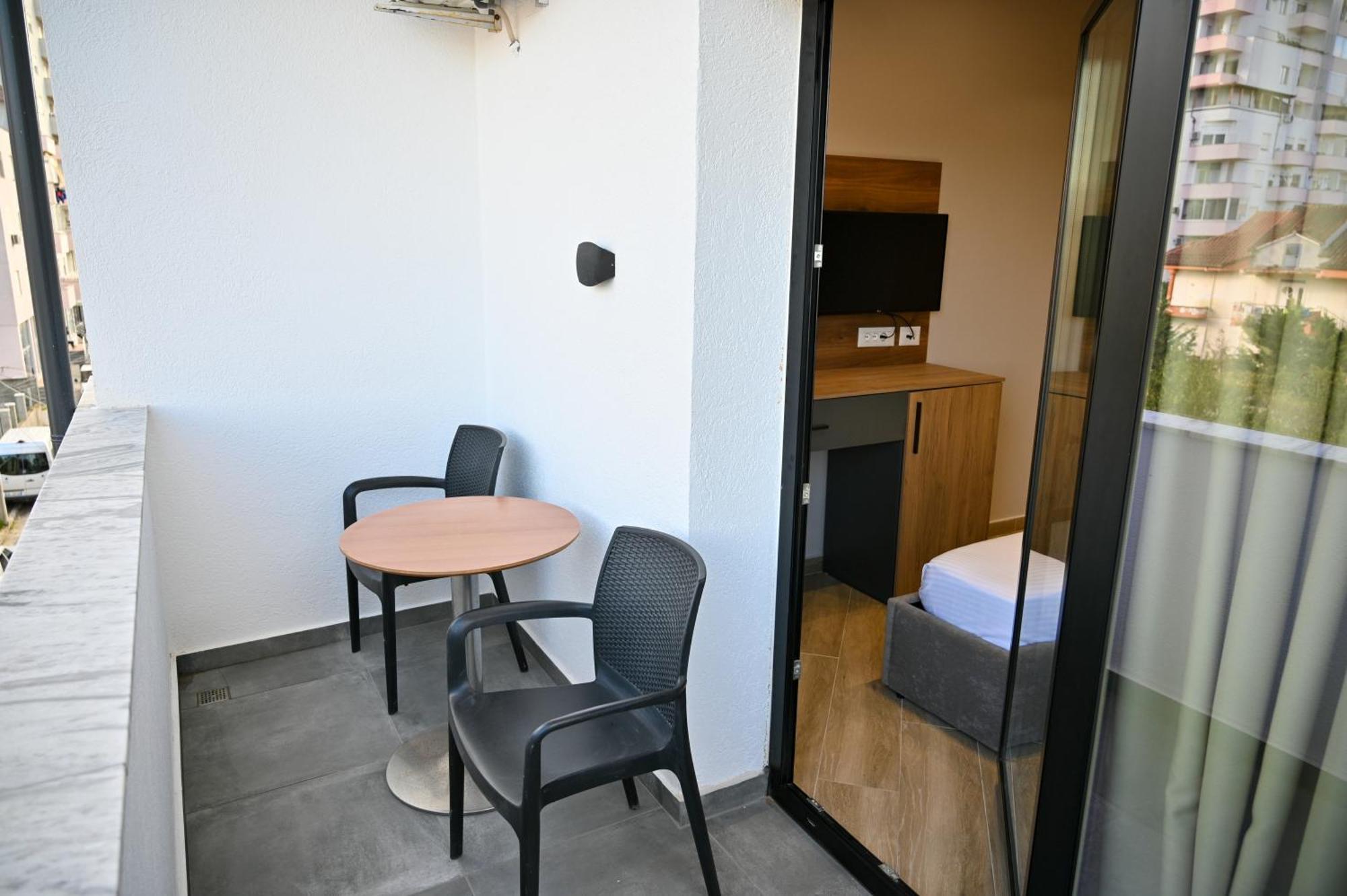 Monduro Hotel Durres Ruang foto