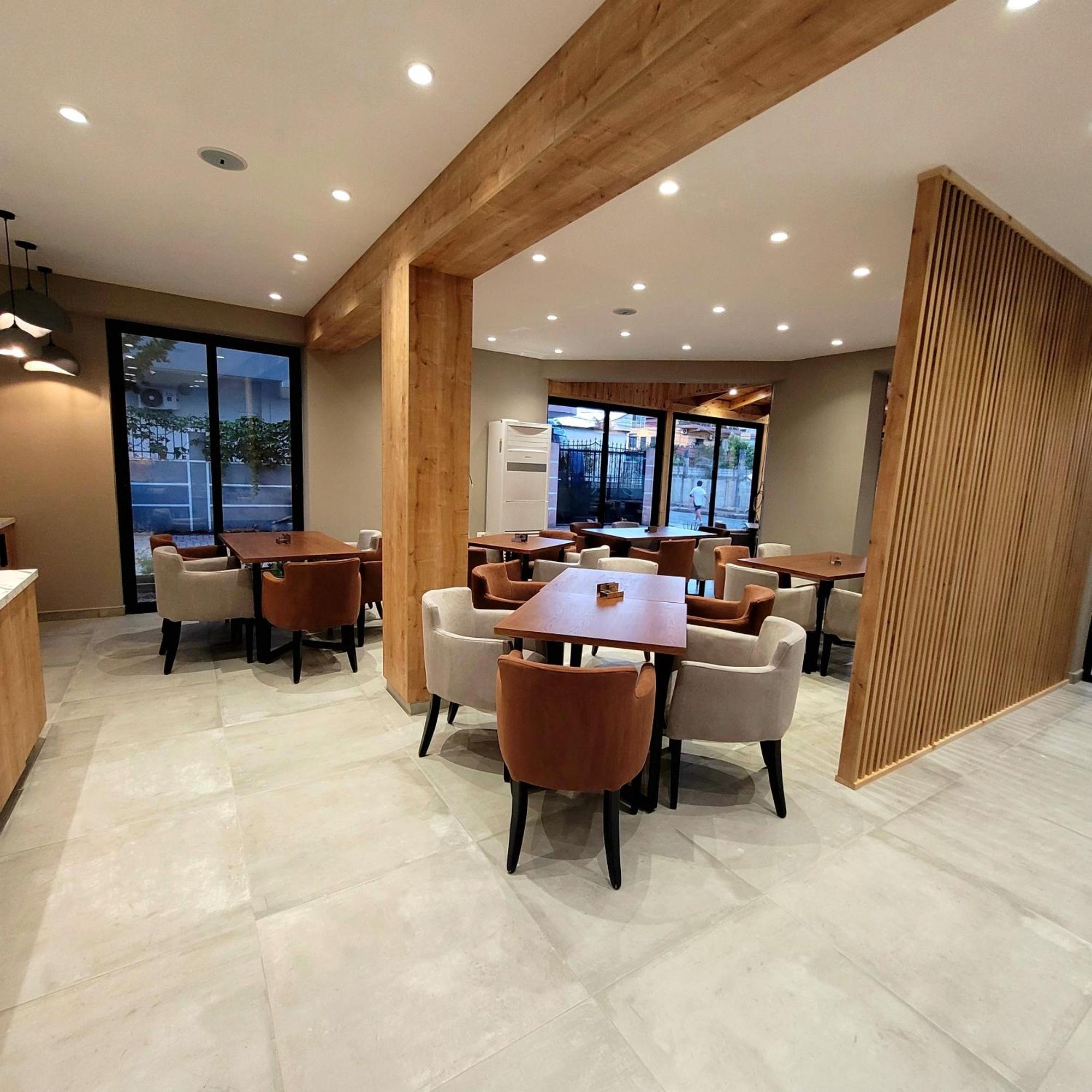 Monduro Hotel Durres Bagian luar foto